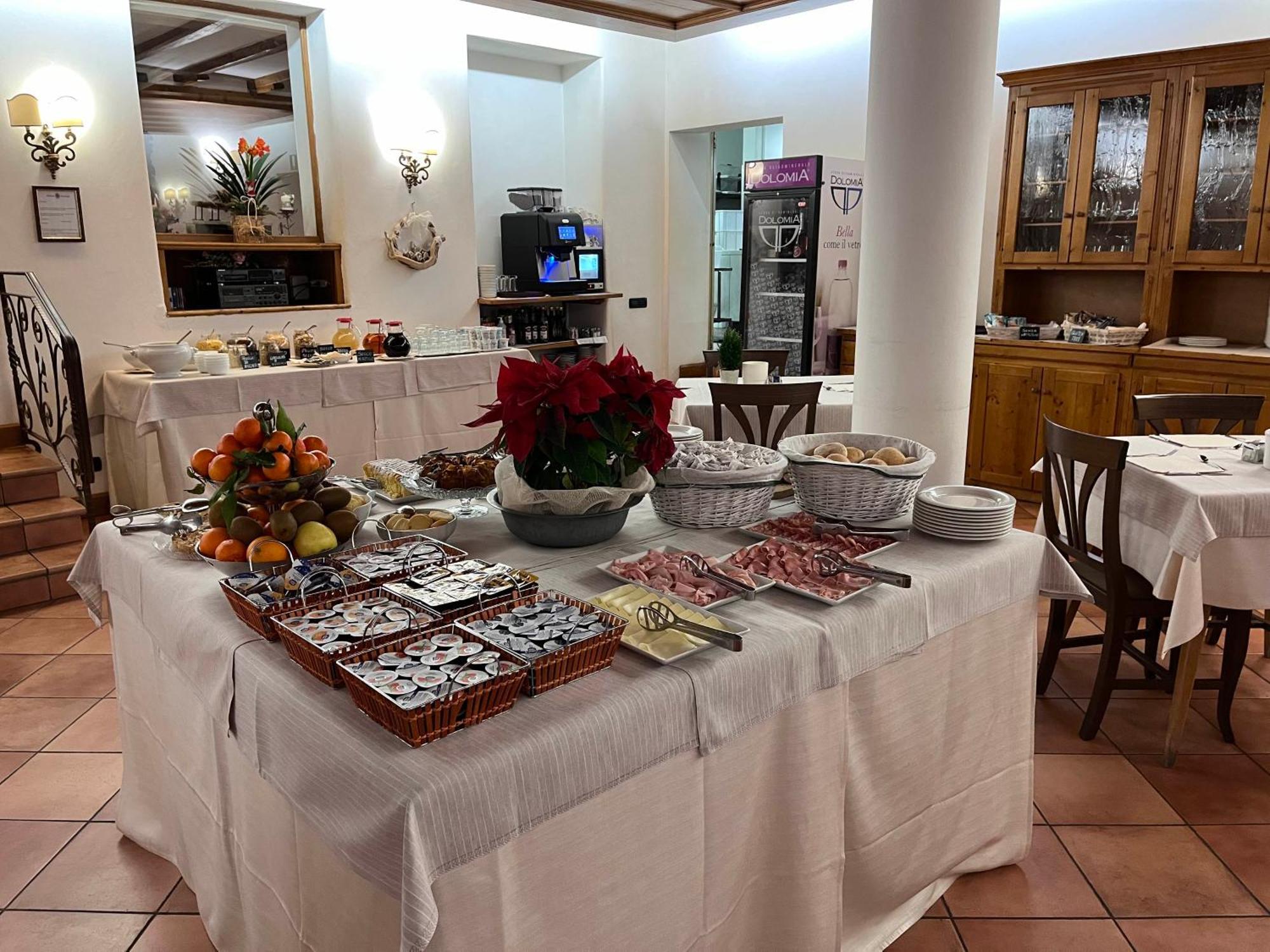 Hotel Albergo Dolomiti サン・ヴィート・ディ・カドーレ エクステリア 写真