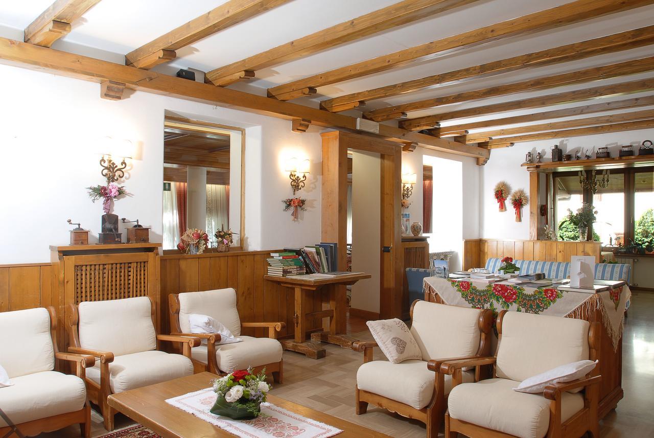 Hotel Albergo Dolomiti サン・ヴィート・ディ・カドーレ エクステリア 写真