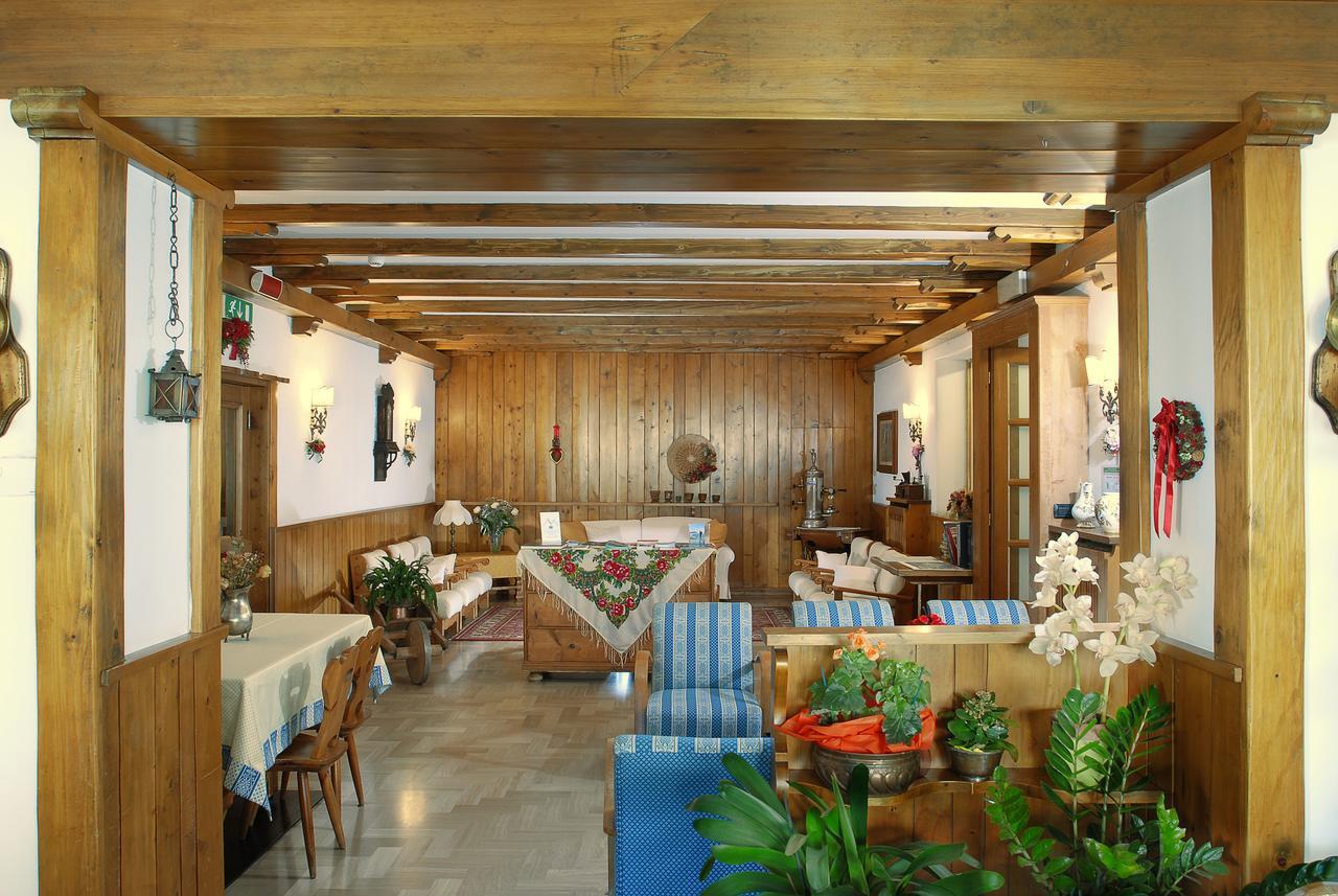 Hotel Albergo Dolomiti サン・ヴィート・ディ・カドーレ エクステリア 写真