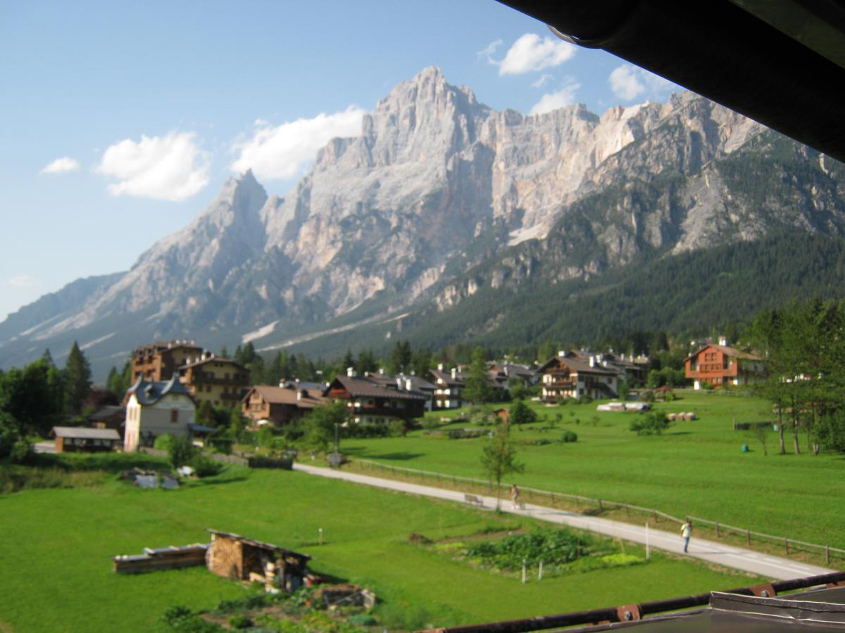 Hotel Albergo Dolomiti サン・ヴィート・ディ・カドーレ エクステリア 写真